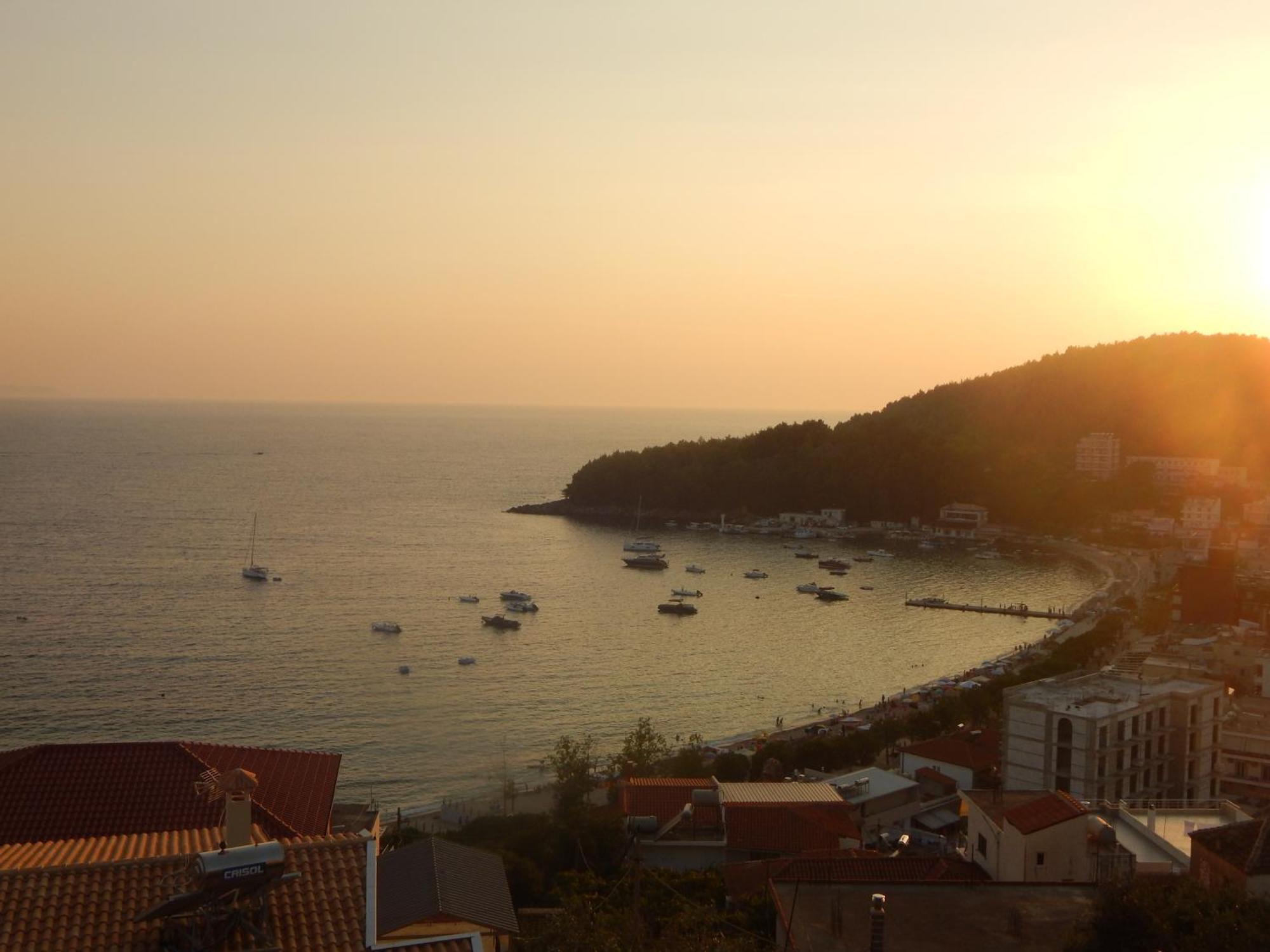 Bel Air Rooms Himare Exterior foto